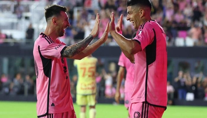 «أعاد الهوية لبرشلونة».. سواريز يكشف رأي ميسي في فليك ويامال