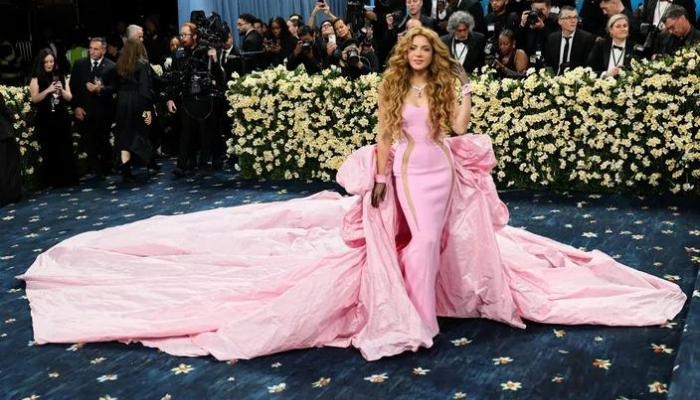 بالصور.. تألق الأزياء والإطلالات يهيمنان على حفل Met Gala 2025 في نيويورك