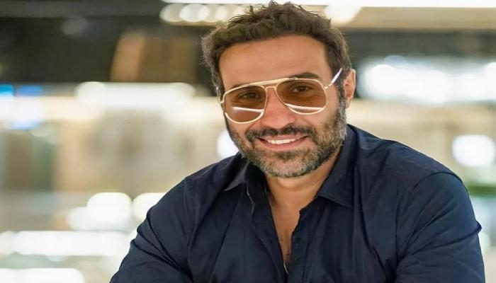 «غلطة غير مقصودة».. أحمد فهمي يرد على التساؤلات بشأن علاقته بهنا الزاهد