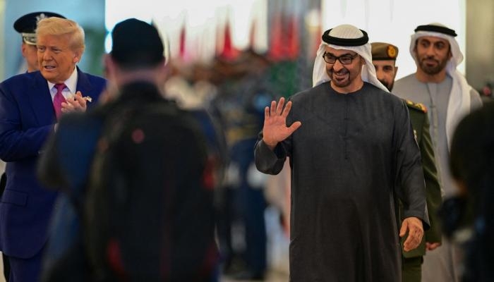 الرئيس الأمريكي يزور جامع زايد الكبير في أبوظبي