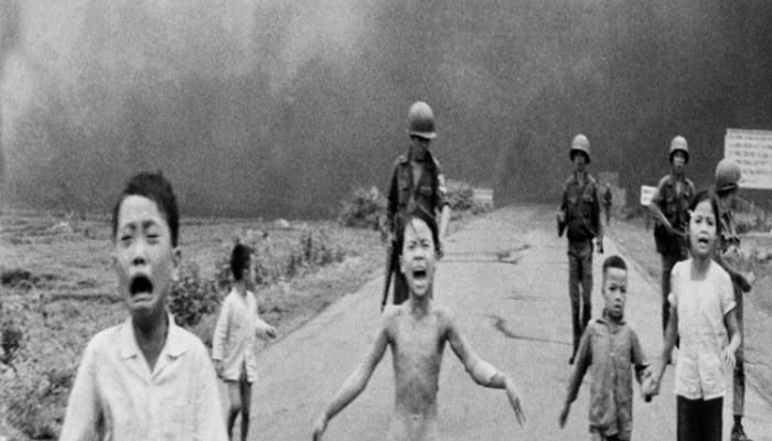 «وورلد برس فوتو» تعلق ذكر اسم صاحب صورة «فتاة النابالم»