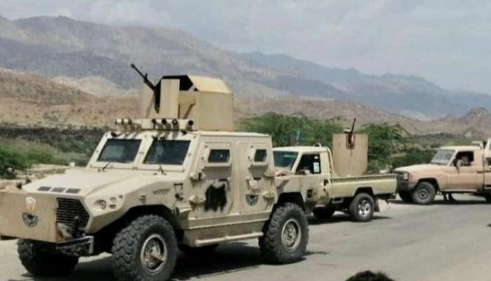 «إرهاب» القاعدة يضرب أبين اليمنية.. نجاة مسؤول عسكري من تفجير