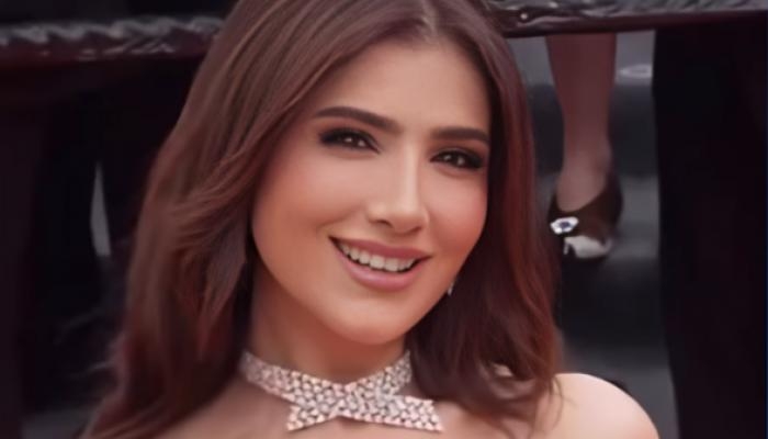 مي عمر تتألق بإطلالة بيضاء ناعمة في مهرجان كان السينمائي 2025