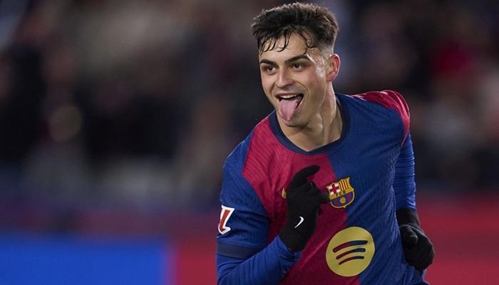 احتفالات برشلونة.. بيدري يهدر ركلة جزاء لأجل والده (فيديو)