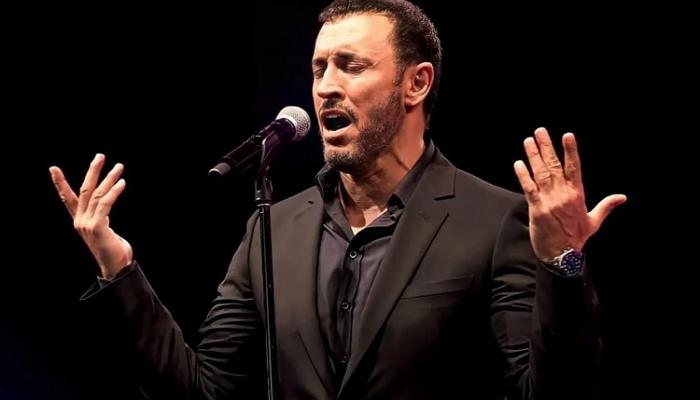 شعر طويل ورمادي.. كاظم الساهر يطل بنيولوك جديد (صور)