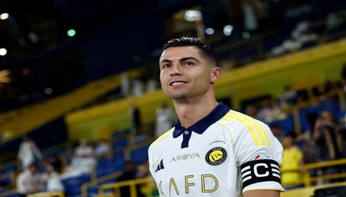 «بإمكاني اللعب 10 سنوات».. رونالدو يفتح باب البقاء «لعمر طويل» (فيديو)