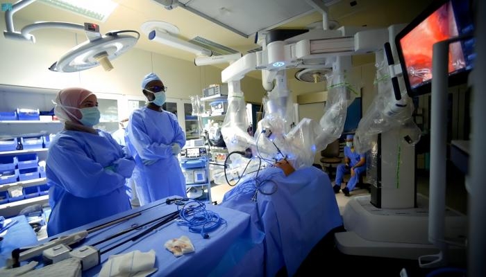 روبوت جراحي بـ16 مليون ريال في مكة لتعزيز الرعاية الصحية للحجاج