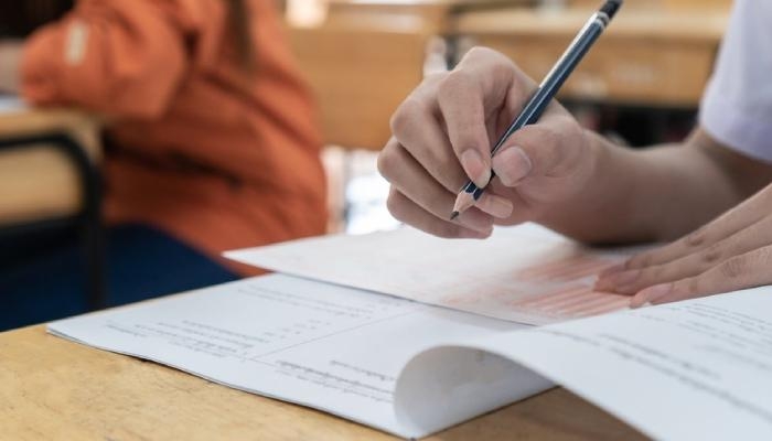 تسريبات مزعومة تسبق امتحان اللغة العربية للصف الأول الثانوي بالقاهرة (صور)