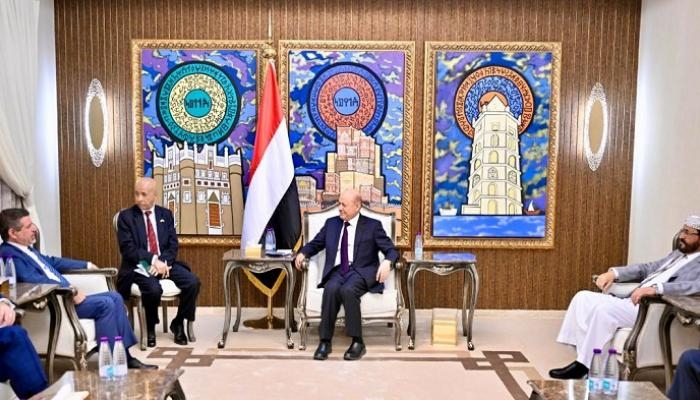 العليمي يستبعد أي نوايا حوثية لتغيير «السلوك التخريبي»