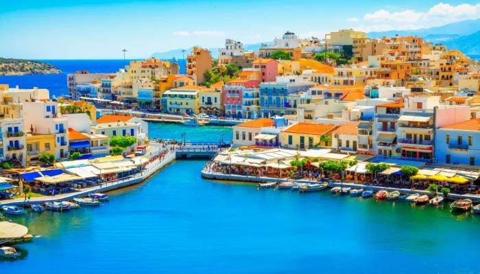 تحذيرات من تسونامي عقب زلزال كريت.. والسلطات اليونانية في حالة تأهب