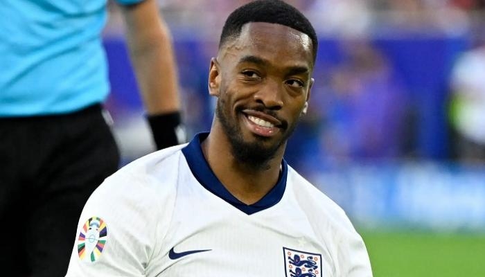 «يستحق أن يكون معنا».. توخيل يبرر استدعاء توني لمنتخب إنجلترا