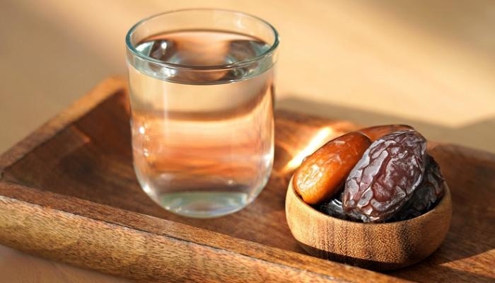 ما حكم الجمع بين نية صيام العشر الأوائل من ذي الحجة وقضاء رمضان؟