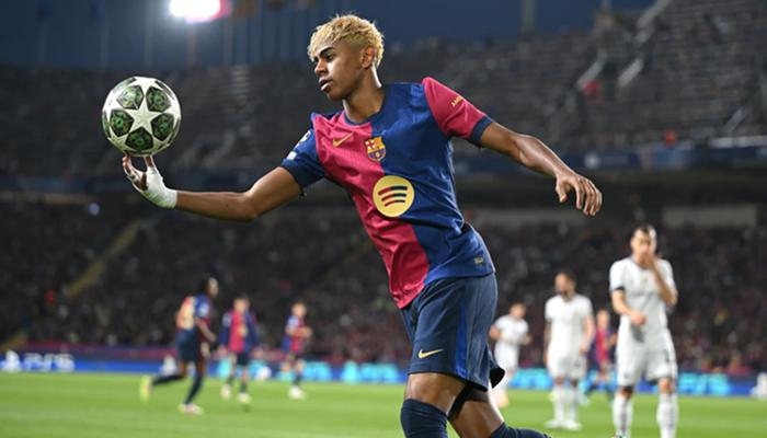 من مدريد إلى برشلونة.. زين الدين زيدان ينحني أمام سحر لامين يامال