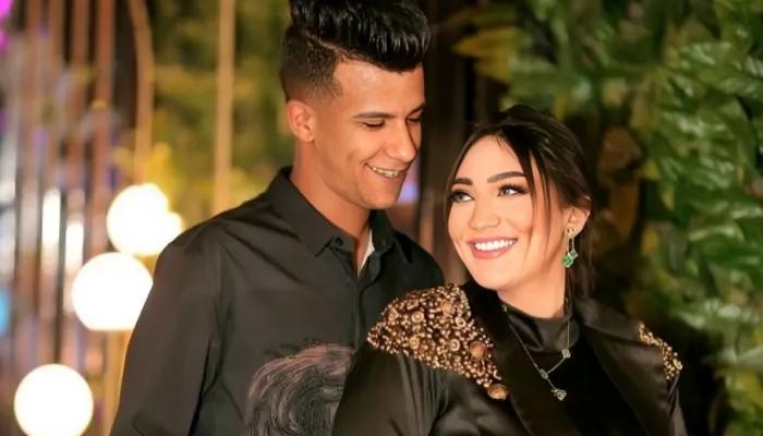 بعد شائعات الانفصال.. صور جديدة تجمع عصام صاصا بزوجته