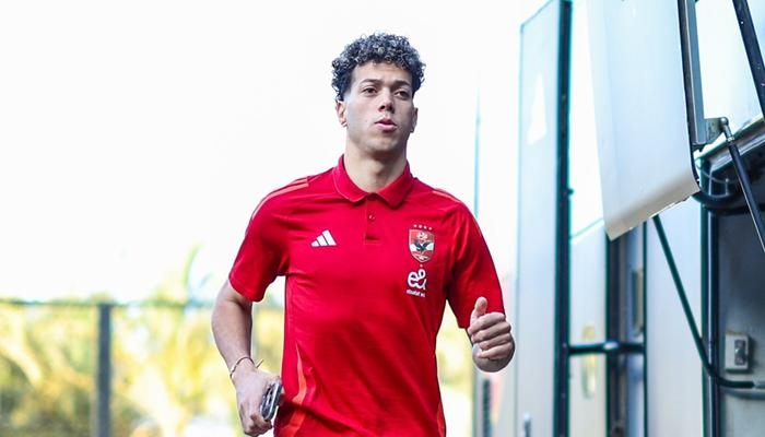 من أجل ابنته.. إمام عاشور يتحدى الأمن في احتفالات الدوري (فيديو)