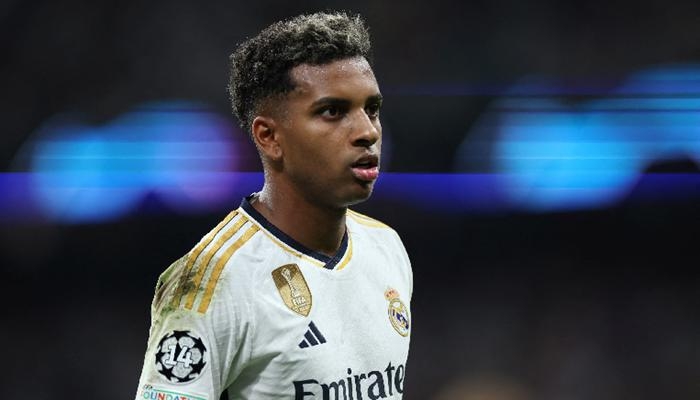 القرار لتشابي.. رودريغو يتمسك بريال مدريد