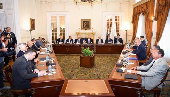 وصفة الحل.. دول الجوار «تداوي» ليبيا بجرعات التوافق والمصالحة