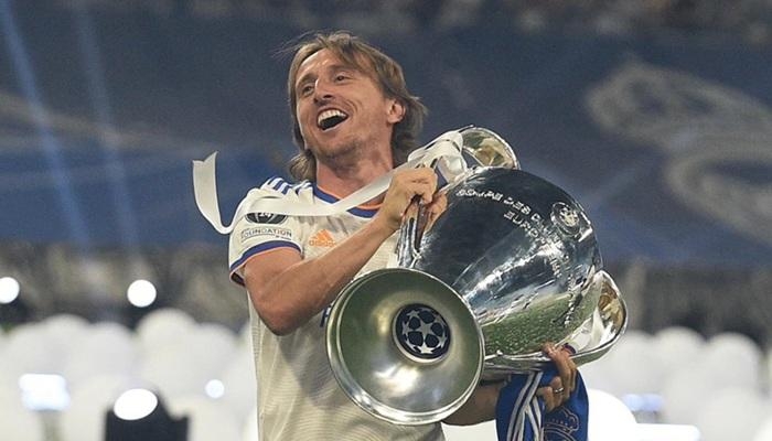 الراتب ومدة العقد.. تفاصيل انتقال لوكا مودريتش إلى ميلان
