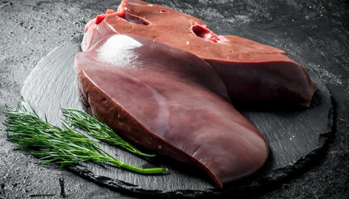 قبل عيد الأضحى.. نصائح طبية لتناول الكبدة النيئة بأمان