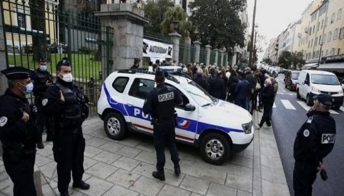 «شجار المقهى» يستنفر فرنسا.. حرب غزة يرتد صداها في ضواحي باريس؟