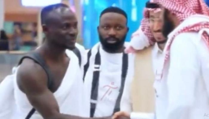 ساديو ماني يؤدي الحج لأول مرة: بهذا دعوت الله على جبل عرفات