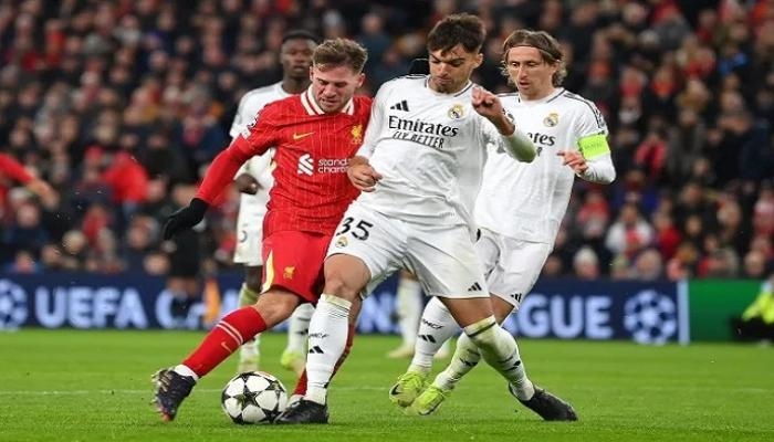 ريال مدريد يحصن مدافعه الواعد بعقد ملياري