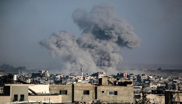 مقتل 35 فلسطينيا في غزة معظمهم قرب موقع توزيع مساعدات