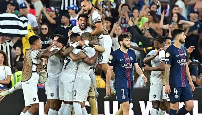 كيف عاش لاعبو سان جيرمان الهزيمة المفاجئة أمام بوتافوغو؟