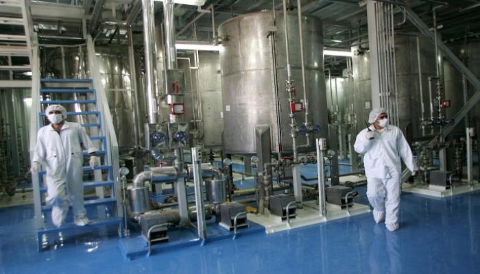 إيران تُقر بالهجمات الأمريكية.. وتُقلل من أضرارها