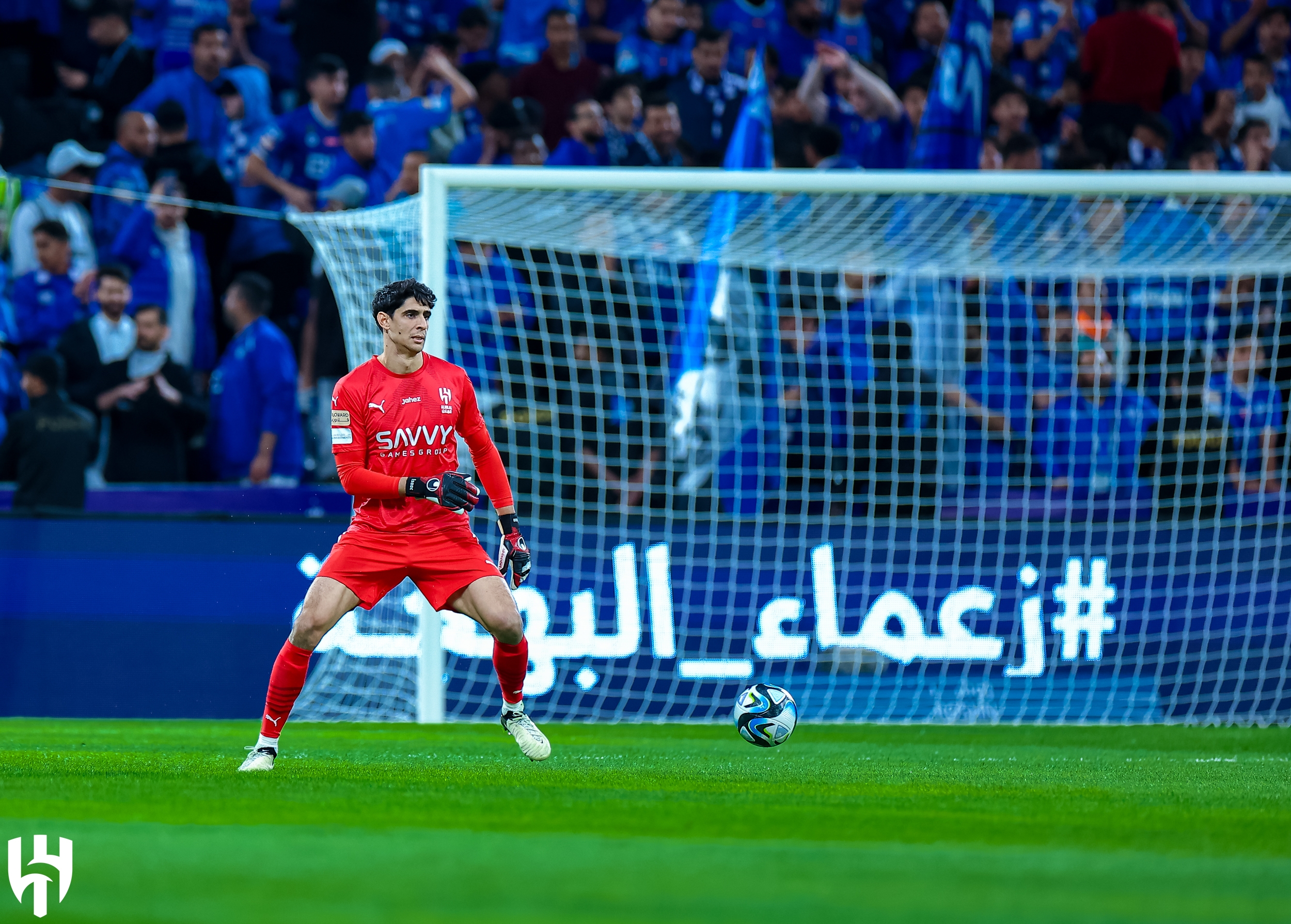 بونو والهلال ينجوان من الخسارة السادسة