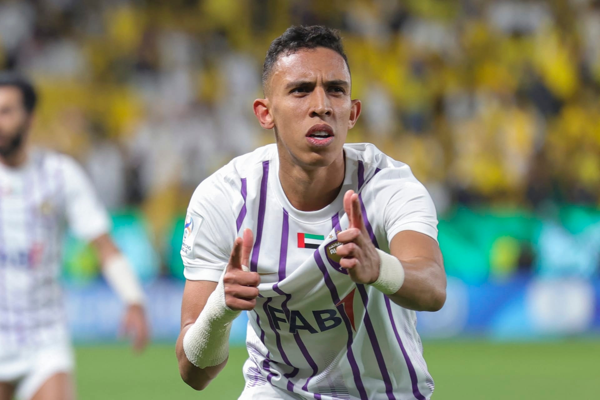 رحيمي يطيح بتاعرابت في بطولة الإمارات