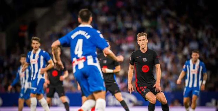برشلونة يفوز على إسبانيول ويتوج بلقب الدوري الإسباني رسميًا