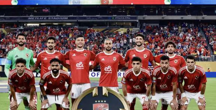 شوبير يكشف مفاجأة بشأن معاقبة لاعبي الأهلي بعد وداع المونديال