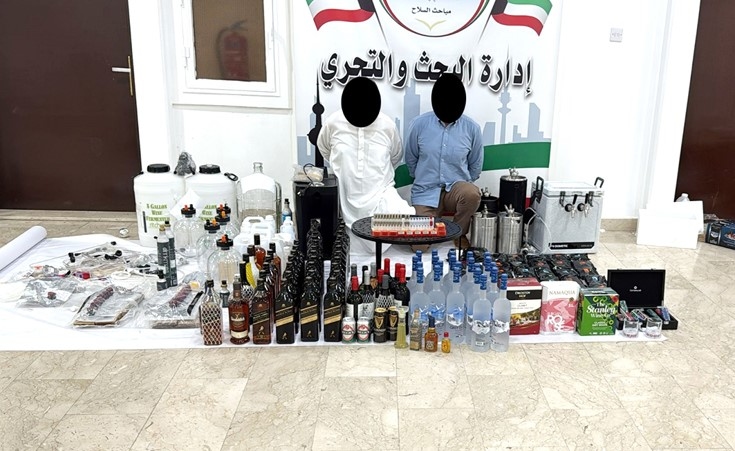 تحقيقات الطبيب الممنوع من السفر وزوجته تقود لضبط كابتن طيار بحوزته 500 طلقة و87 زجاجة مشروبات كحولية