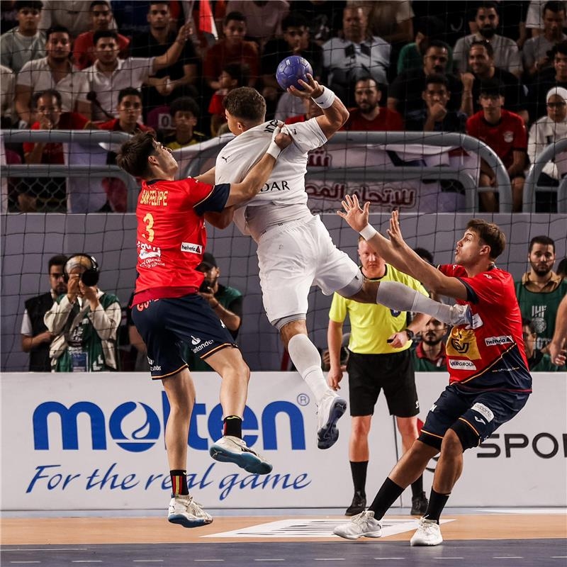منتخب مصر يخسر أمام إسبانيا ويودع كأس العالم للناشئين لكرة اليد