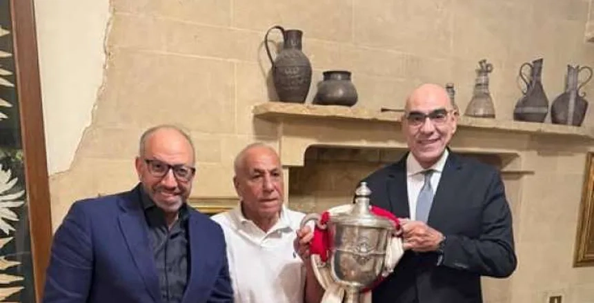 مجلس الزمالك يزور حسين لبيب ويحتفل معه بكأس مصر