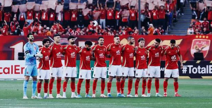 الدوري الإنجليزي والاسكتلندي يُهددان تعاقد الأهلي مع مدربه الجديد