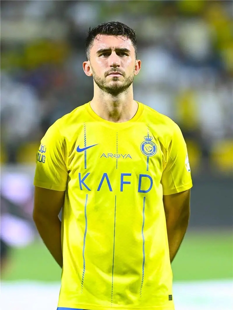 أريد راتبي كاملاً.. نجم النصر يطلب الرحيل على طريقة نيمار