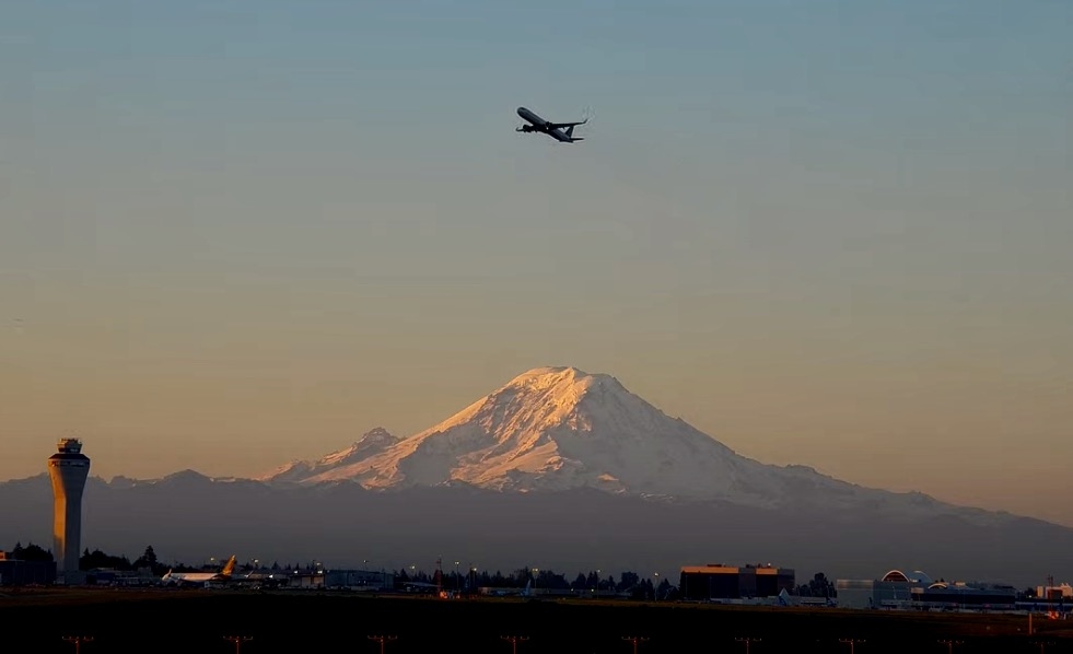 With a great view of Mount Rainier and Sea-Tac Airport, a YouTuber's new livestream takes off