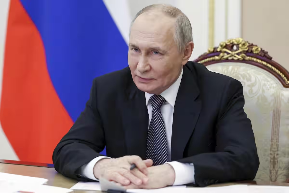 Strengthen Defenses Off Hokkaido Against Russia's Intimidation