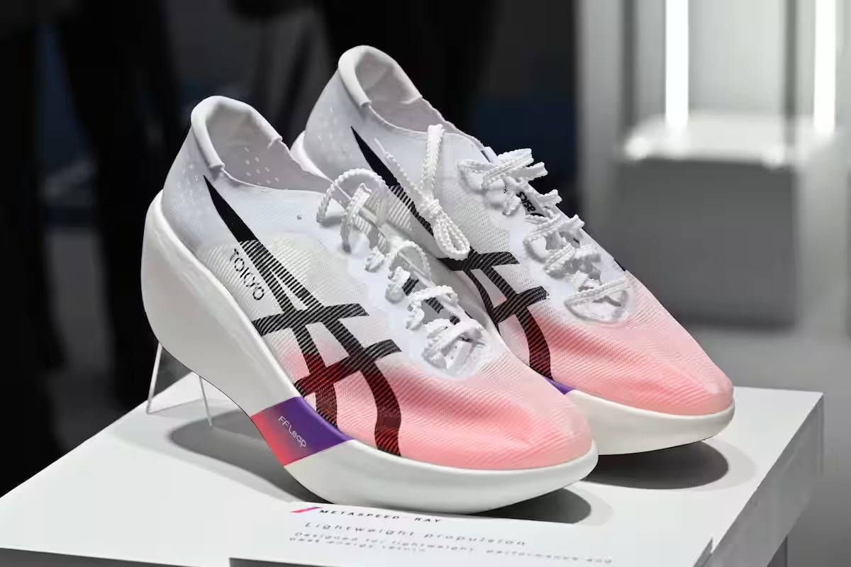 ASICS' New Marathon Shoe Weighs Only 129 Grams