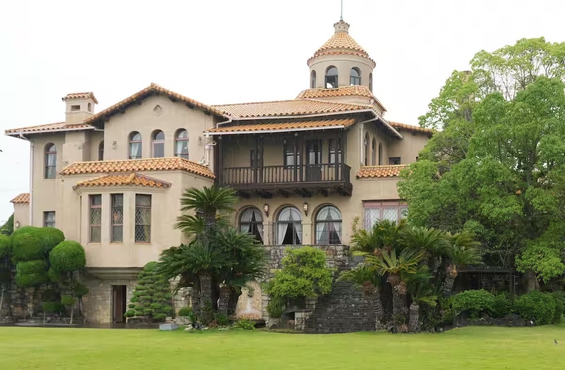 Dining in Style at a 1930s British Merchant's Home in Kobe