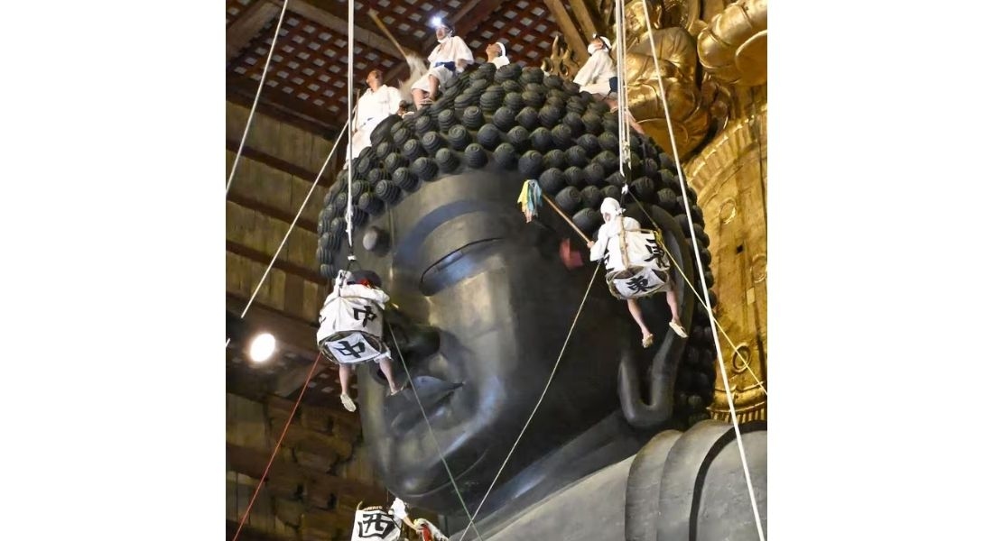Nara's Great Buddha Gets a Once-a-Year Dusting