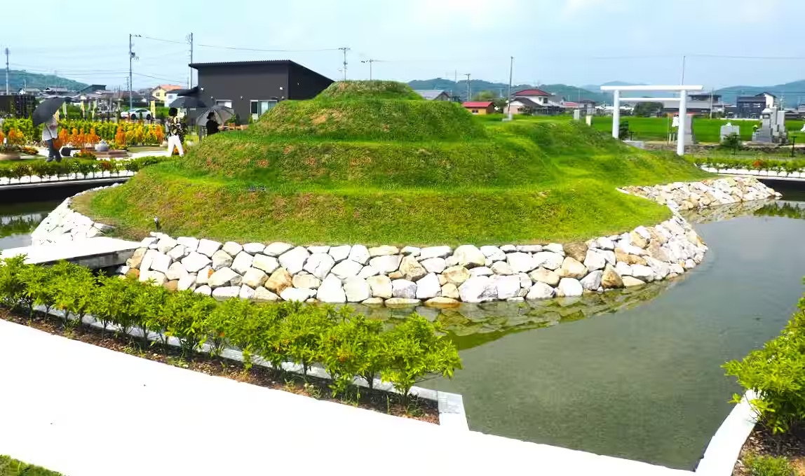 Ancient Keyhole Graves Offer a Solution to Japan's Gravekeeping Challenges