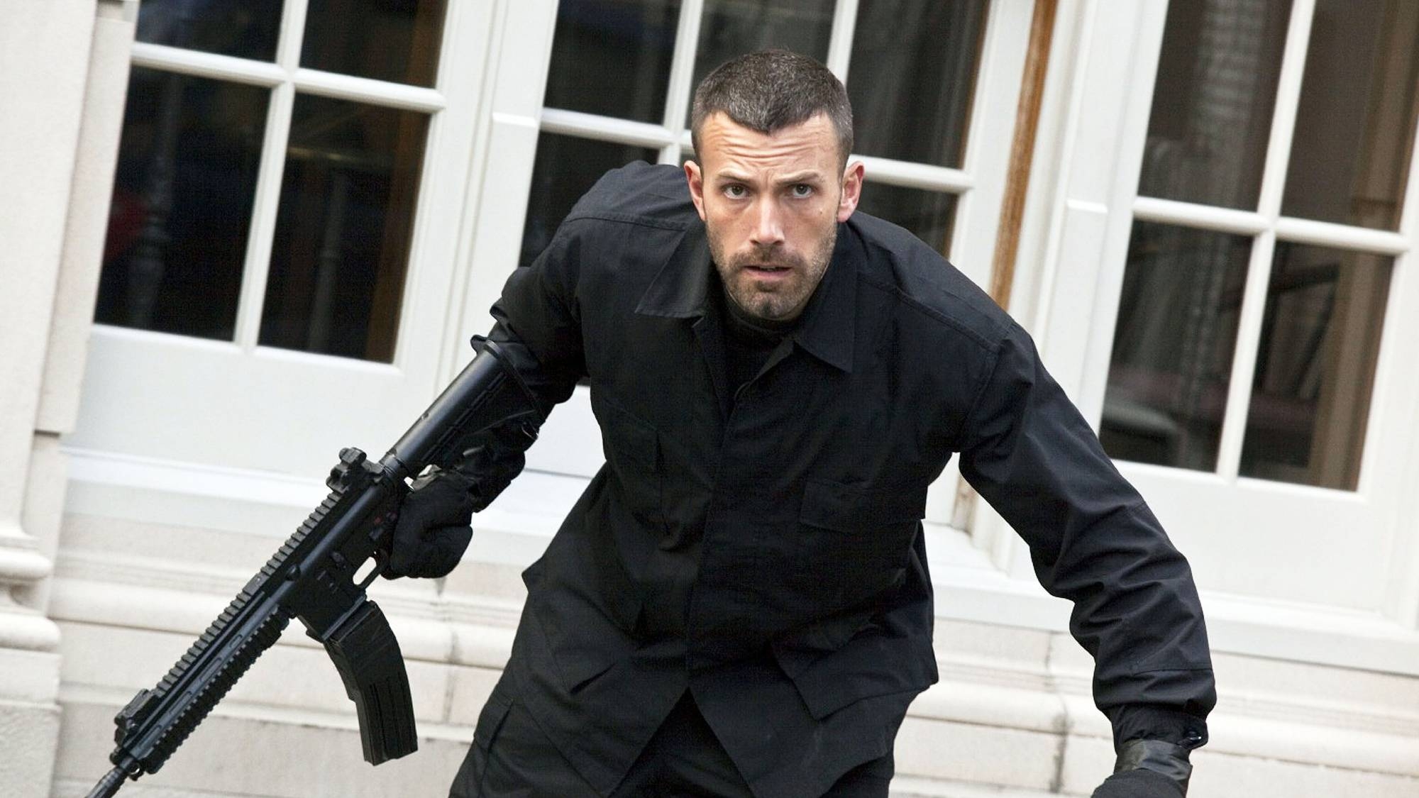 Netflix just got an intense crime thriller movie with Ben Affleck and Jeremy Renner — and it's an adrenaline-fueled watch