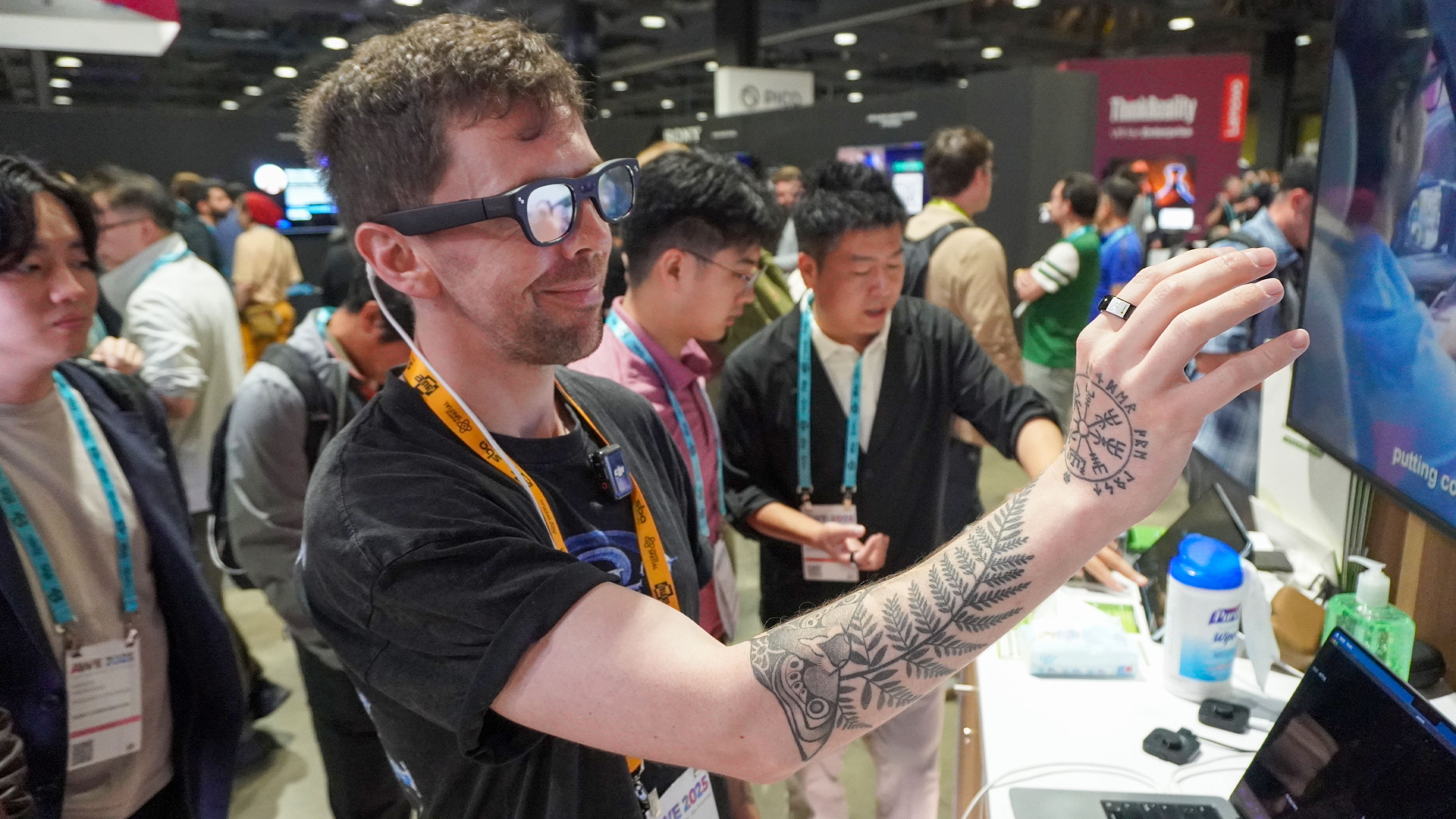 I just tested a smart ring that can control your AR glasses — and this is what wearables have been missing