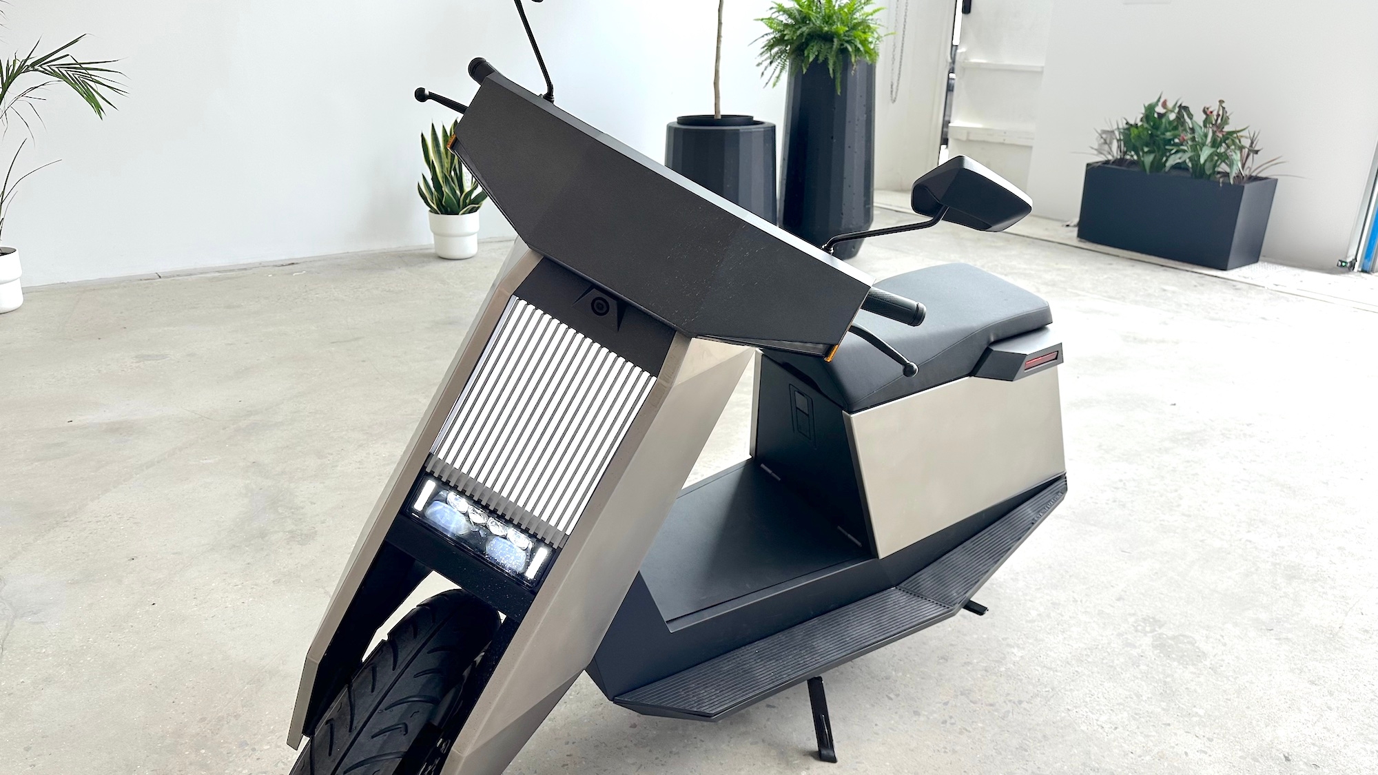 I took the Cybertruck of electric scooters for a test ride — 3 things I like, 1 thing I don't, and 1 I dunno