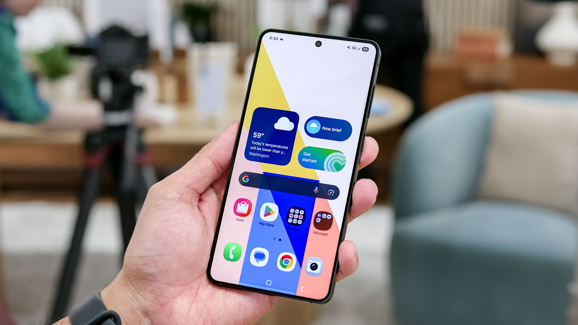 Android 16 release schedule comes into focus — and that could mean an earlier update for Samsung phones