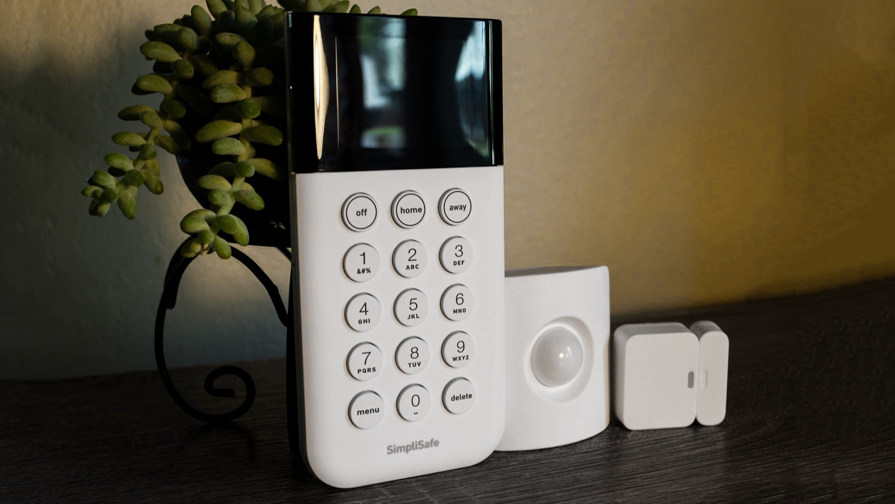 Act fast! This SimpliSafe home security system is $83 off at Best Buy