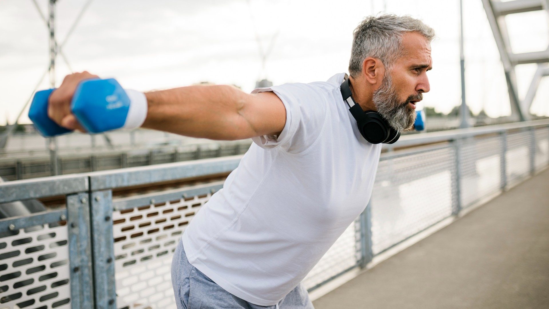 I'm a personal trainer — this physiotherapist's 5 back exercises for ages 55+ are a game-changer for flexibility and pain relief